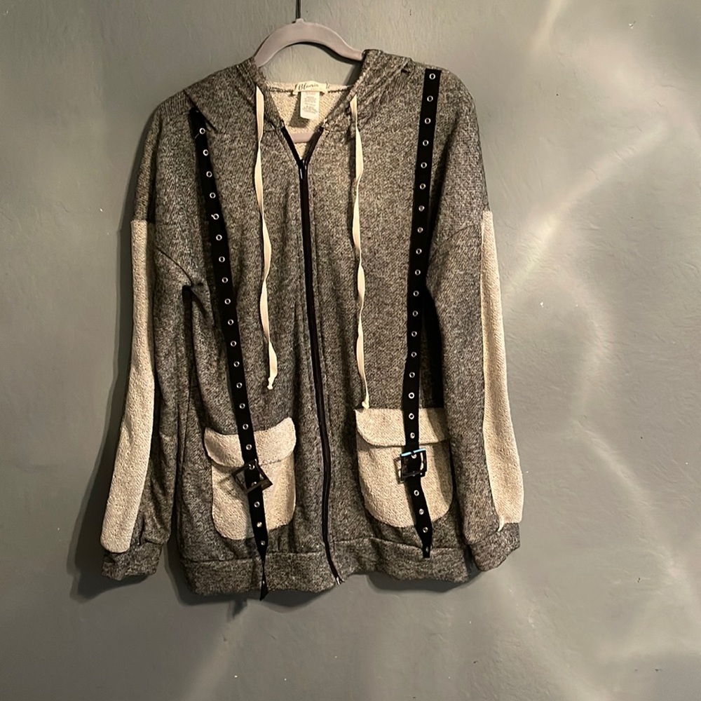 Blumin light weight jacket with pockets. Dark heather gray with light gray